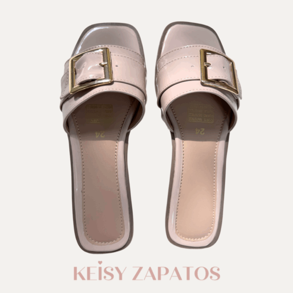 SANDALIAS DE CHAROL COLOR MAQUILLAJE